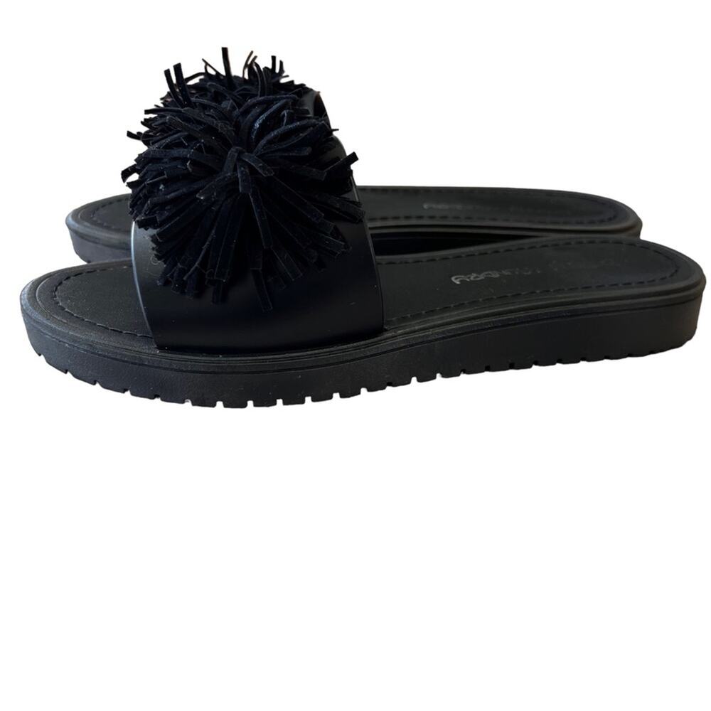 Dirty Laundry *MISMATCHED PAIR*Left 7 Right 8 Black Sandals slide on pompom top - Picture 6 of 16